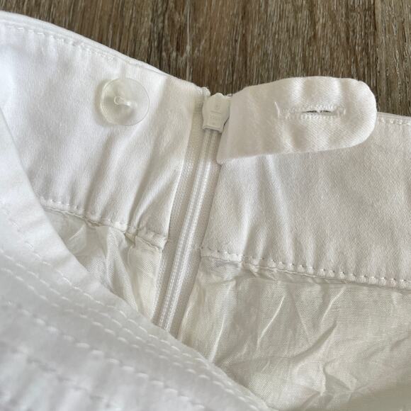 Lilly Pulitzer A-Line Mini Skirt in White - Size: 4 - Picture 4 of 6